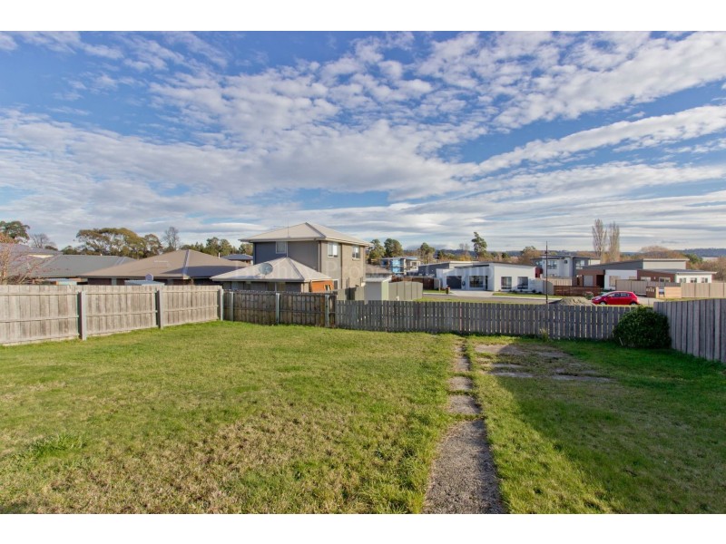 1 Alanvale Road, Newnham TAS 7248