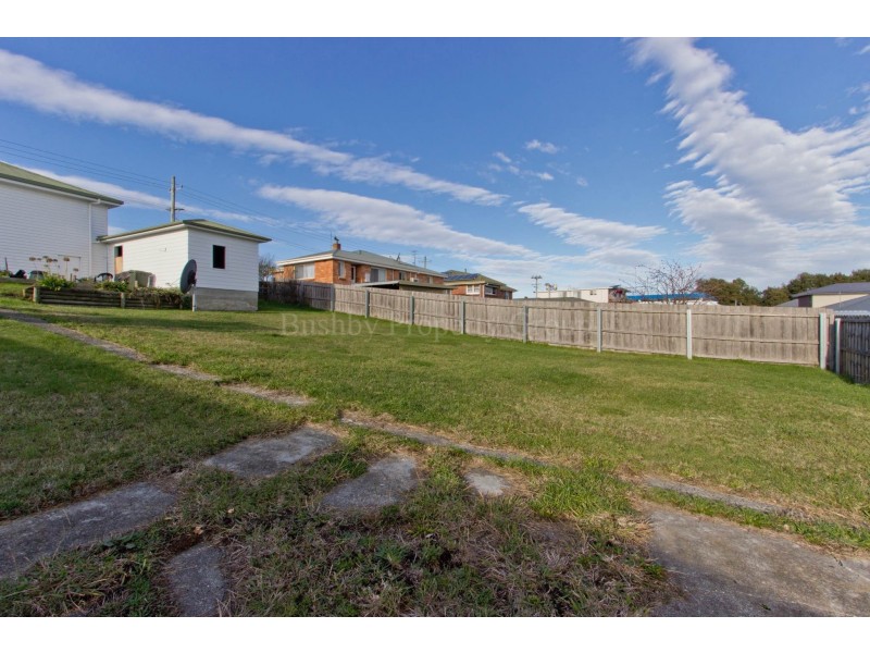 1 Alanvale Road, Newnham TAS 7248
