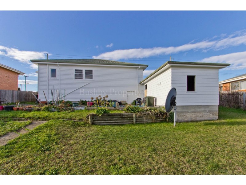 1 Alanvale Road, Newnham TAS 7248