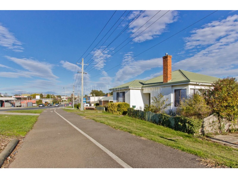1 Alanvale Road, Newnham TAS 7248