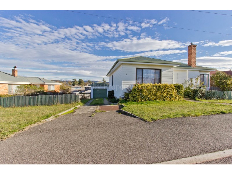 1 Alanvale Road, Newnham TAS 7248