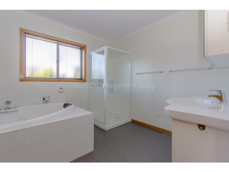 54 Conway, Mowbray TAS 7248