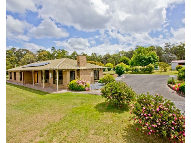 12 Augustus Road, Beauty Point TAS 7270