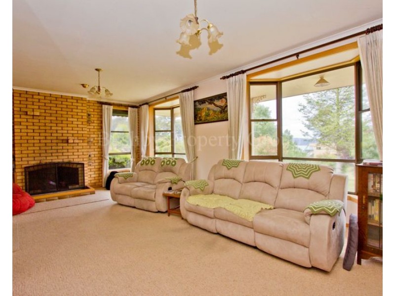 12 Augustus Road, Beauty Point TAS 7270