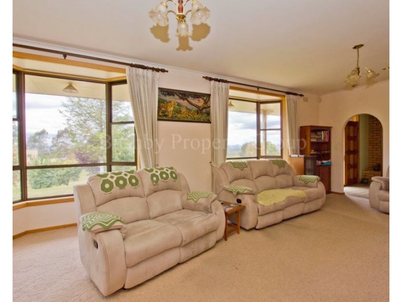 12 Augustus Road, Beauty Point TAS 7270