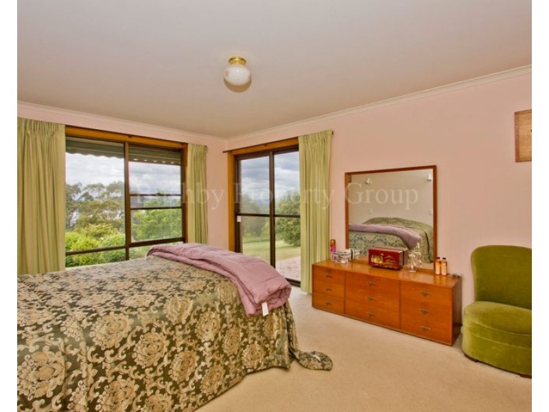 12 Augustus Road, Beauty Point TAS 7270