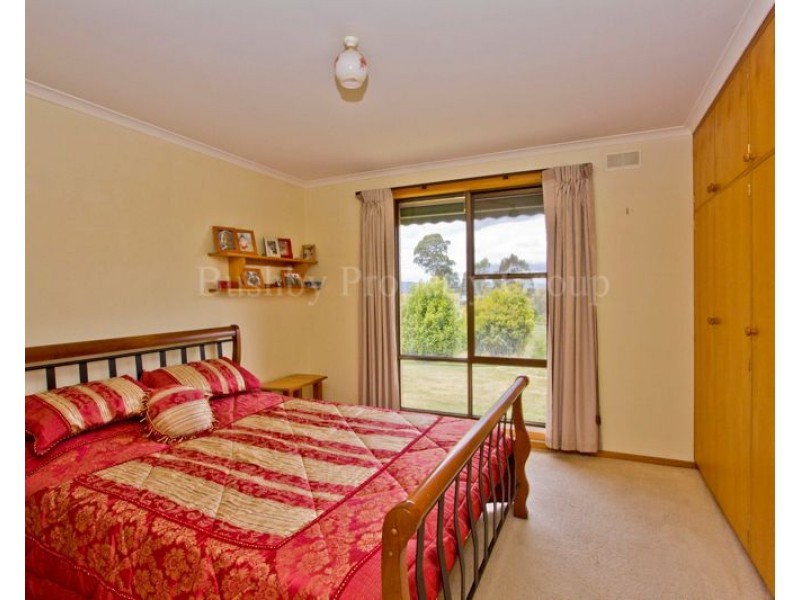 12 Augustus Road, Beauty Point TAS 7270