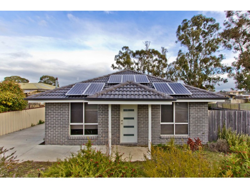1/8 Hazelwood Parade, Ravenswood TAS 7250