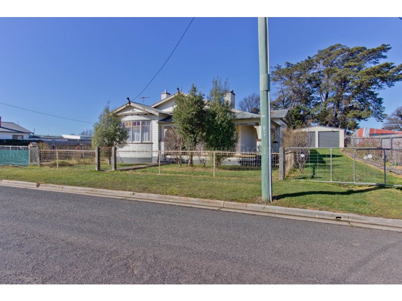 19 Charles Street, Cressy TAS 7302