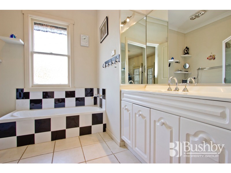 200 Hobart Road, Kings Meadows TAS 7249