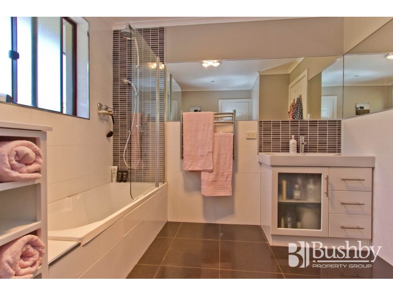 48 Swan Drive, Swan Bay TAS 7252