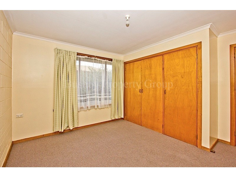 1-2/12 Bishops Drive, Newnham TAS 7248
