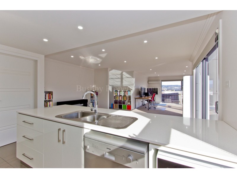 2/161 Alanvale Road, Newnham TAS 7248