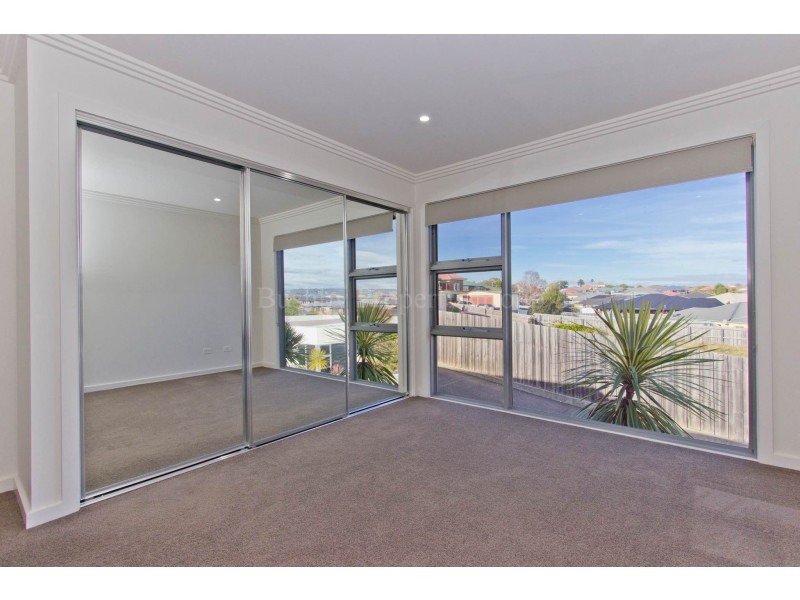 2/161 Alanvale Road, Newnham TAS 7248