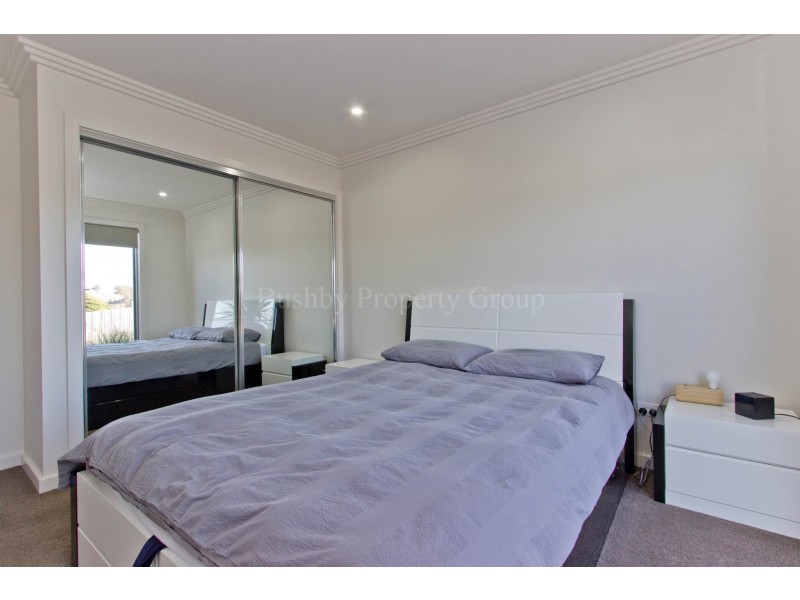 2/161 Alanvale Road, Newnham TAS 7248