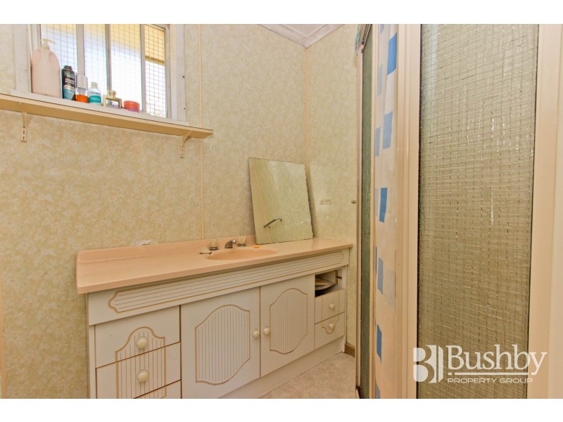 24 Pioneer Parade, Ravenswood TAS 7250