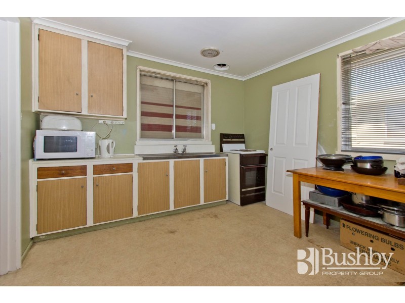 24 Pioneer Parade, Ravenswood TAS 7250