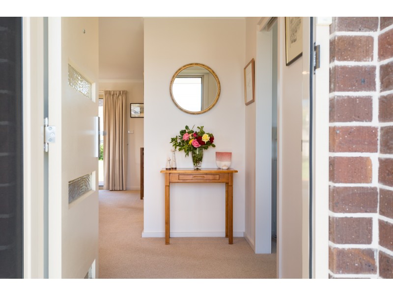 18 Dafnis Drive, Newnham TAS 7248