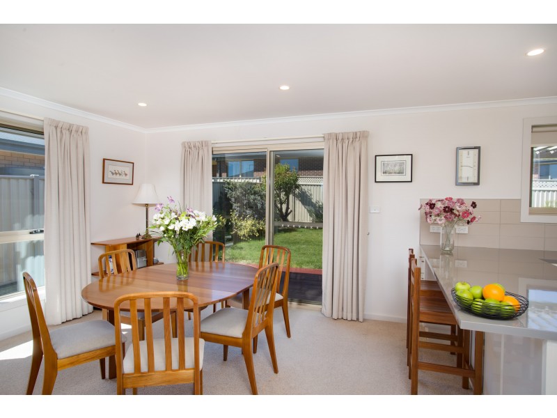 18 Dafnis Drive, Newnham TAS 7248