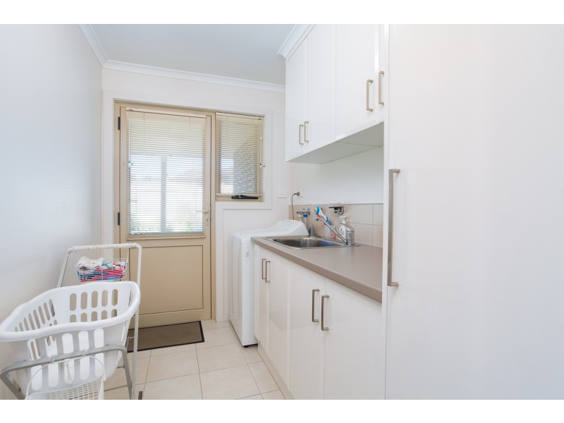 18 Dafnis Drive, Newnham TAS 7248