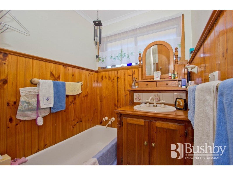 10 Rowland Crescent, Summerhill TAS 7250