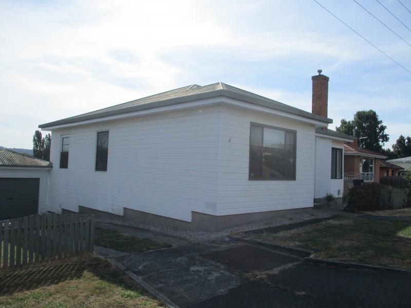 1 Alanvale Road, Newnham TAS 7248