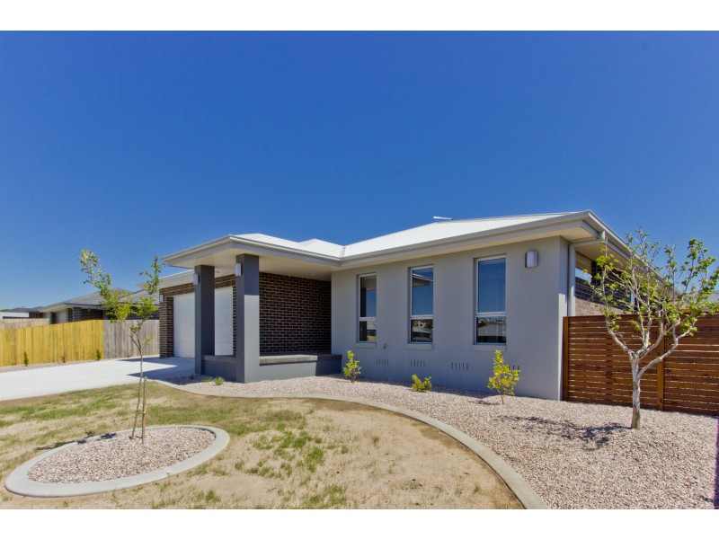 12 Senator Court, Newnham TAS 7248