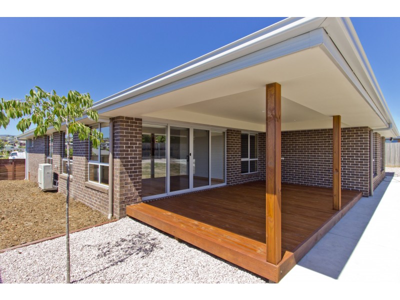 12 Senator Court, Newnham TAS 7248