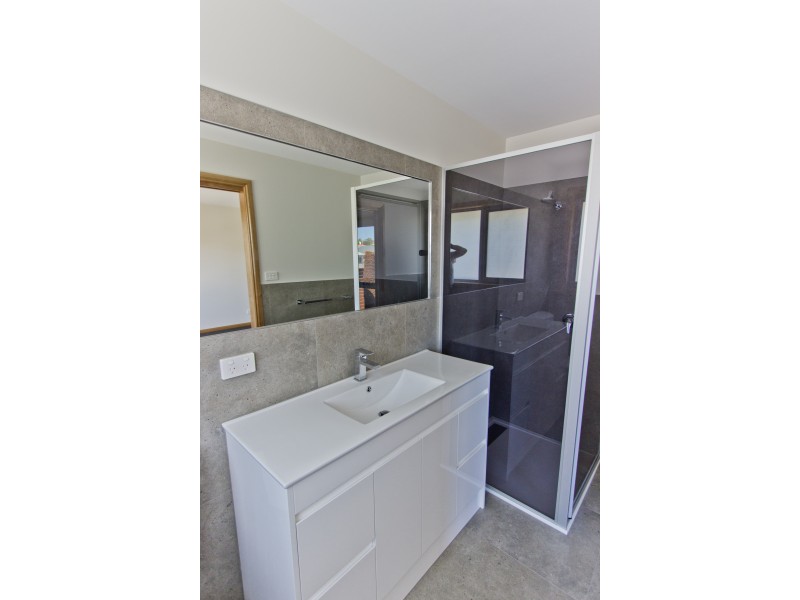 12 Senator Court, Newnham TAS 7248