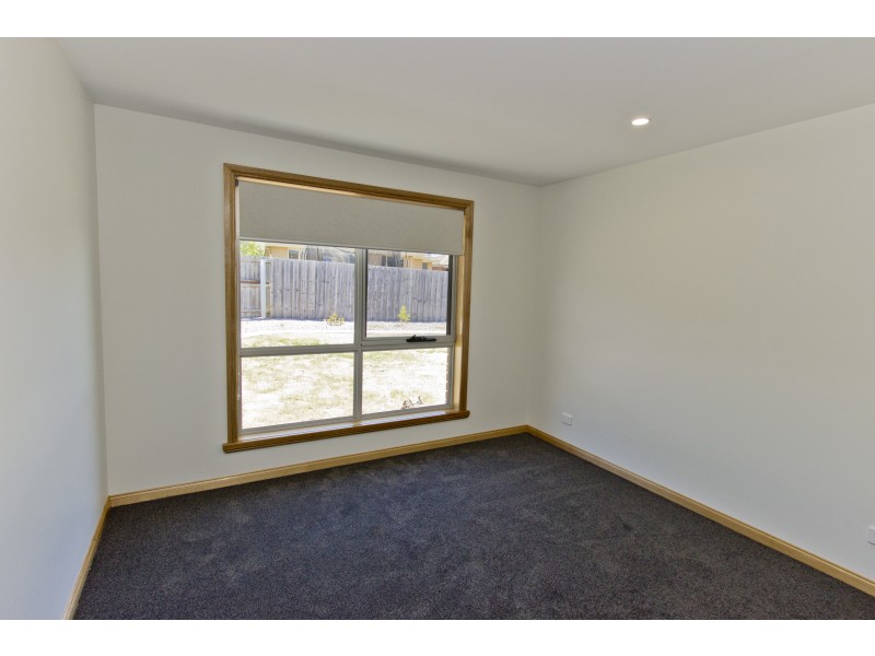 12 Senator Court, Newnham TAS 7248