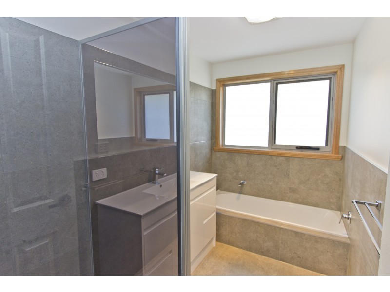 12 Senator Court, Newnham TAS 7248