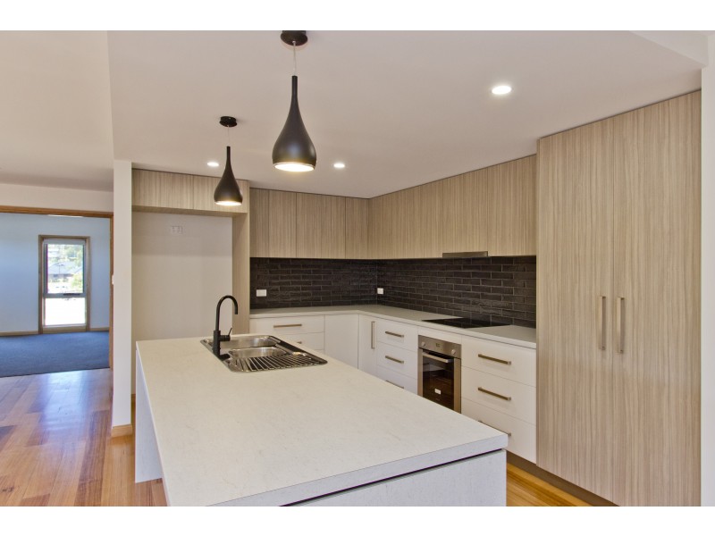 12 Senator Court, Newnham TAS 7248