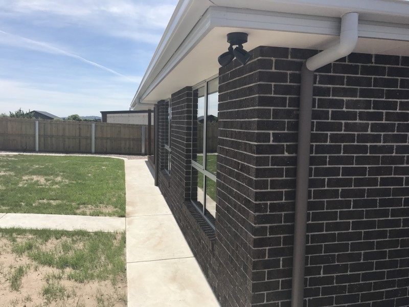 12 Senator Court, Newnham TAS 7248