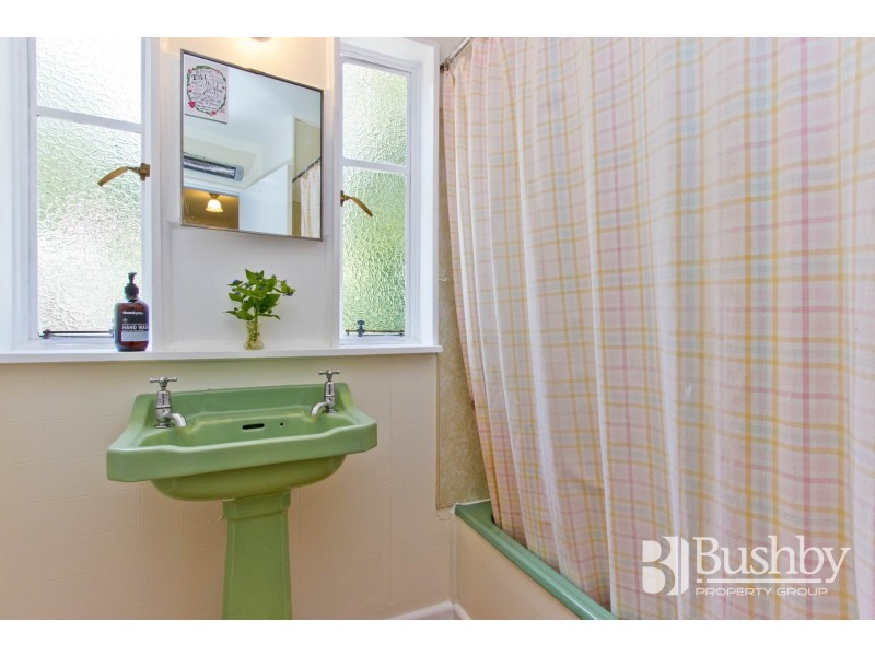 30 Alanvale Road, Newnham TAS 7248