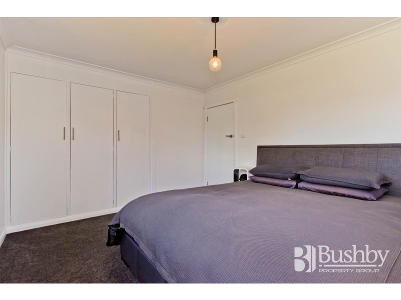 17 Helenwood Grove, Newnham TAS 7248