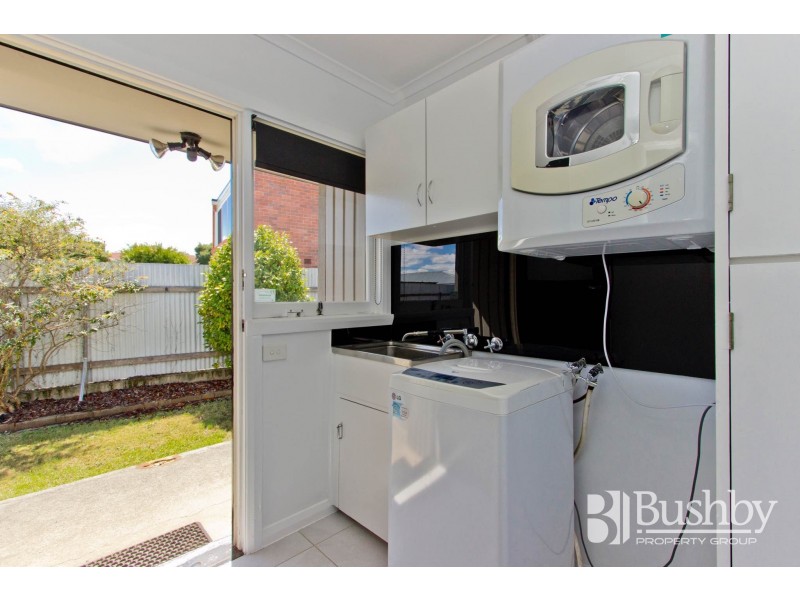 17 Helenwood Grove, Newnham TAS 7248