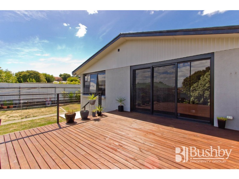 17 Helenwood Grove, Newnham TAS 7248
