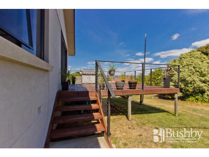 17 Helenwood Grove, Newnham TAS 7248