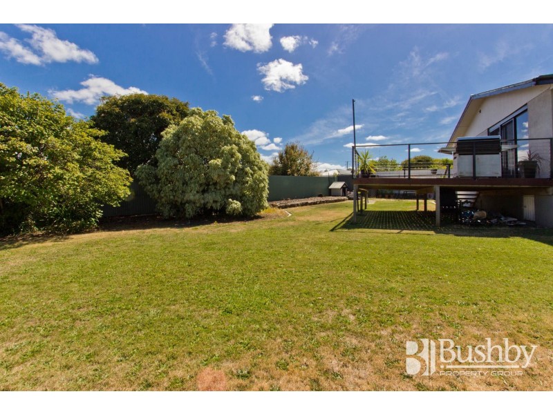 17 Helenwood Grove, Newnham TAS 7248