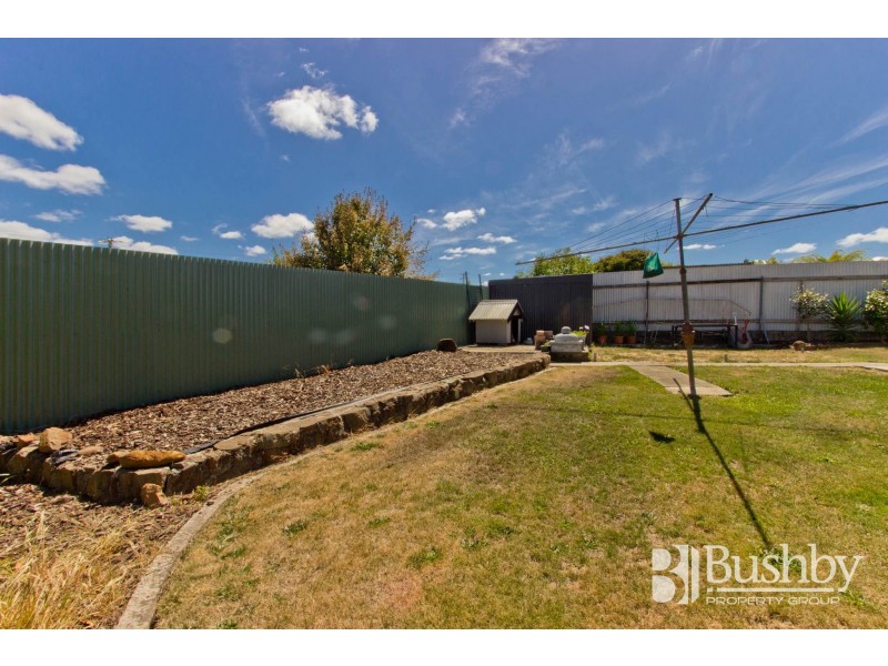 17 Helenwood Grove, Newnham TAS 7248