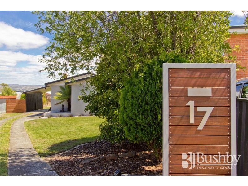 17 Helenwood Grove, Newnham TAS 7248