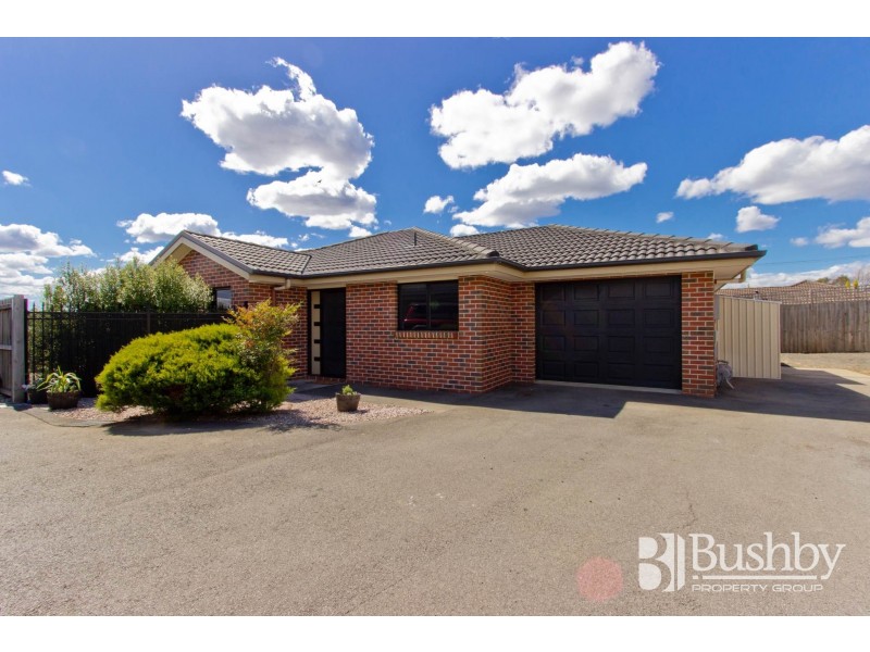 2/8 Sarinda Close, Newnham TAS 7248