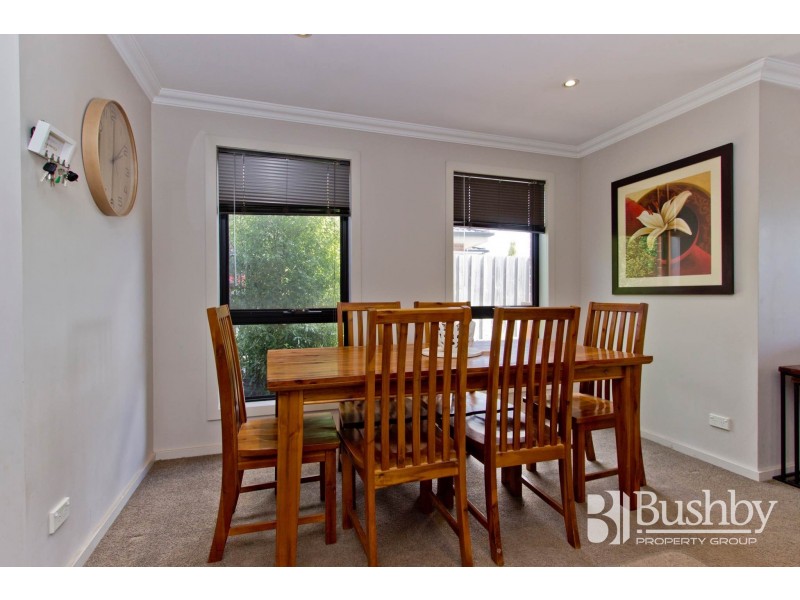 2/8 Sarinda Close, Newnham TAS 7248