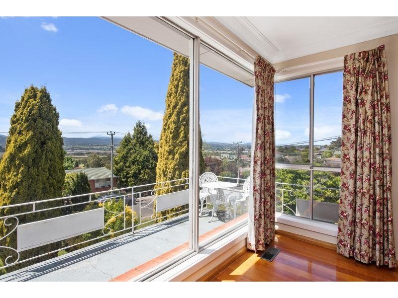 17 Riverside Drive, Riverside TAS 7250
