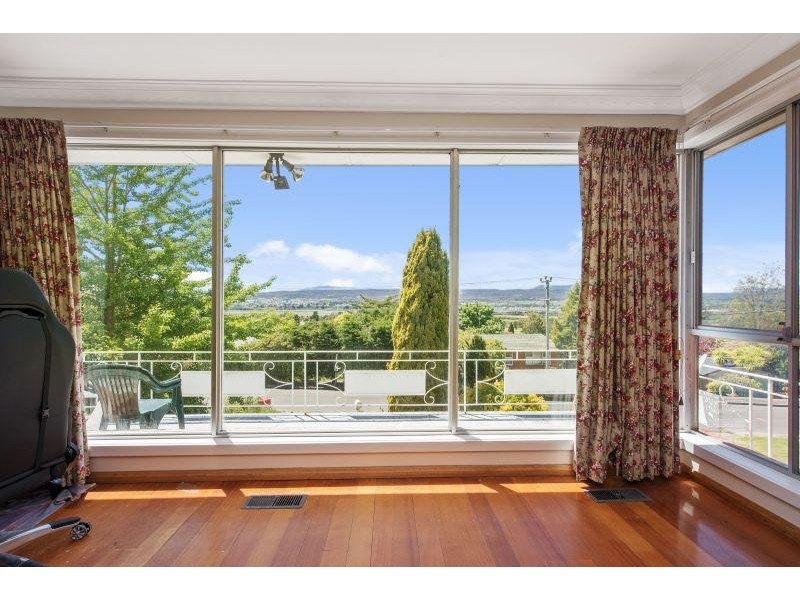 17 Riverside Drive, Riverside TAS 7250