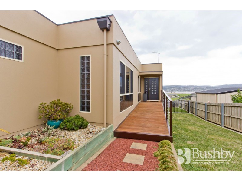 11 Sarinda Close, Newnham TAS 7248