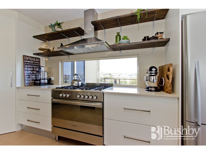 11 Sarinda Close, Newnham TAS 7248