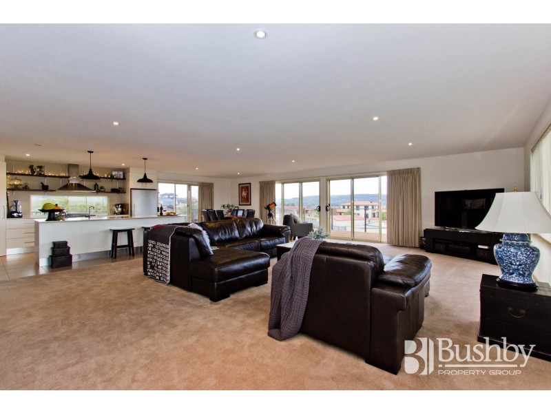 11 Sarinda Close, Newnham TAS 7248