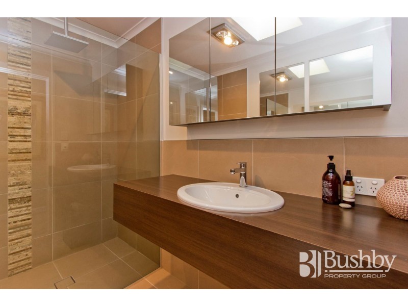 11 Sarinda Close, Newnham TAS 7248