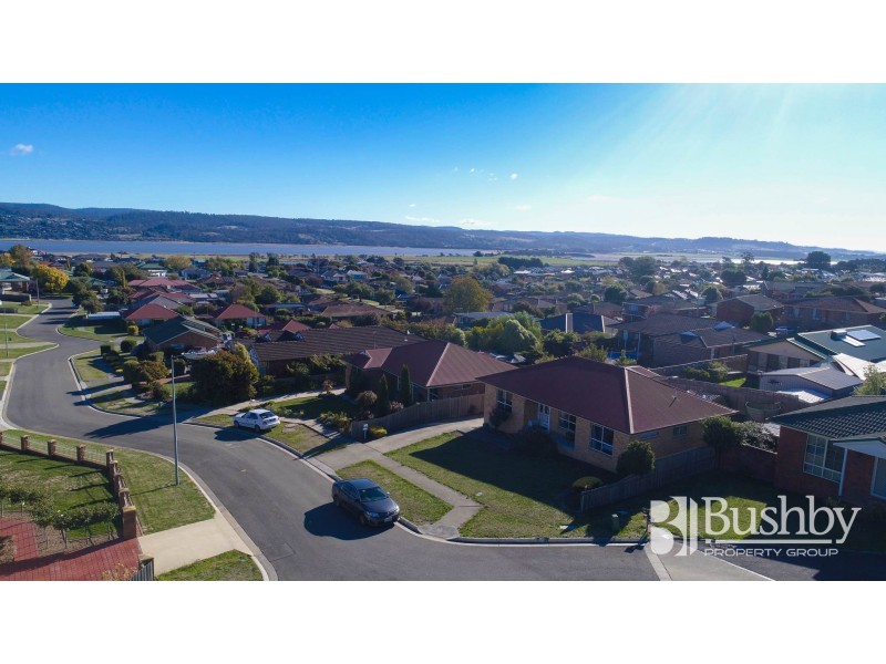 1 & 2/15 Rothesay Close, Newnham TAS 7248